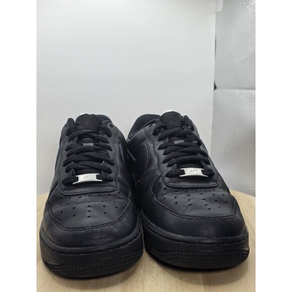 Size 8 Men’s - Nike Air Force 1 '07 Low Triple Black Sneakers Shoes - Picture 2 of 8